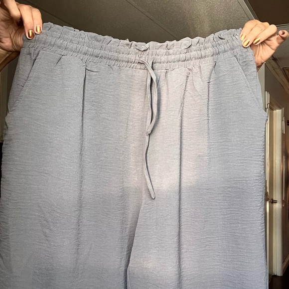 Drawstring Wide Leg Capris - Picture 3 of 12